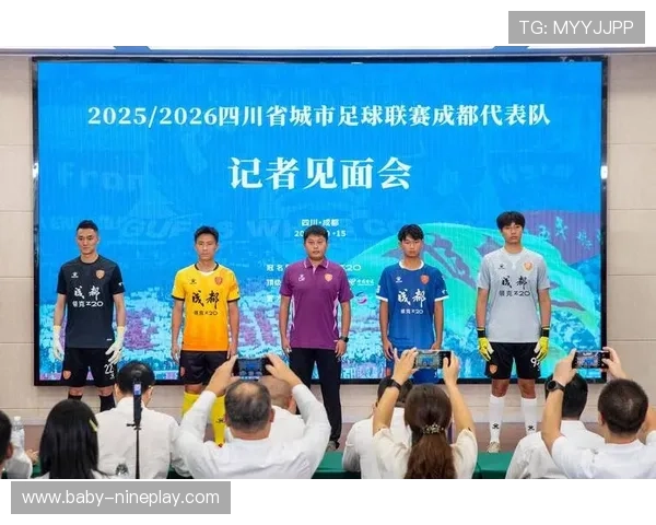 足球巨星跨界合作展现新风潮联合亮相全球引领潮流与竞技激情的完美融合 足球巨星跨界合作展现新风潮联合亮相全球引领潮流与竞技激情的完美融合